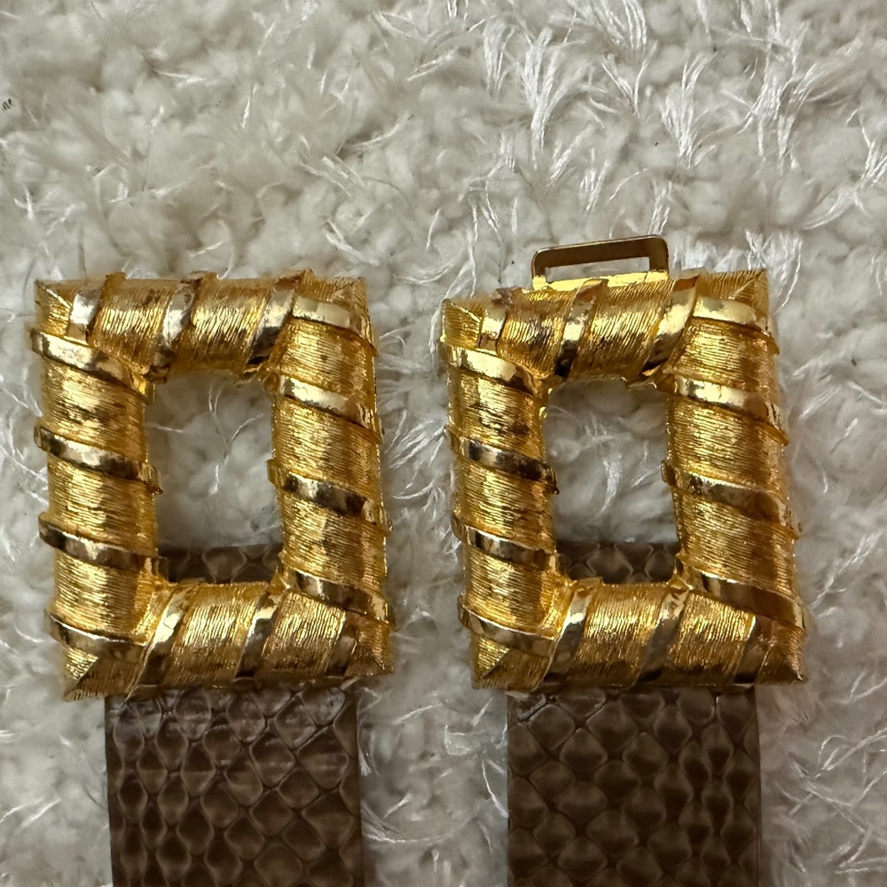 Vintage Jeannie 1976 Gold Belt Buckle, Damaged Clasp